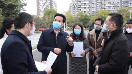 温江区宣传部长幸晓斌莅临成都七中实验学校督导检查