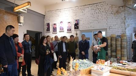 成都市何飞名校长工作室成员莅临七中实验参观交流
