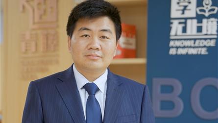 2021“感动冠城教育”十大年度人物——符文耀