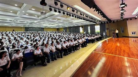 聚焦质量体系建设 聚力和谐稳定发展 ‖ 成都冠城学...