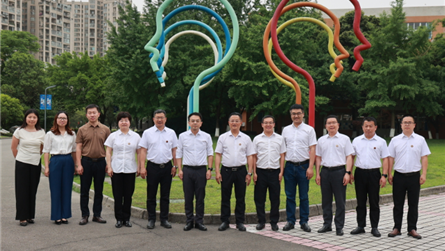 西华师范大学领导对成都冠城实验学校基础教育进行专题...