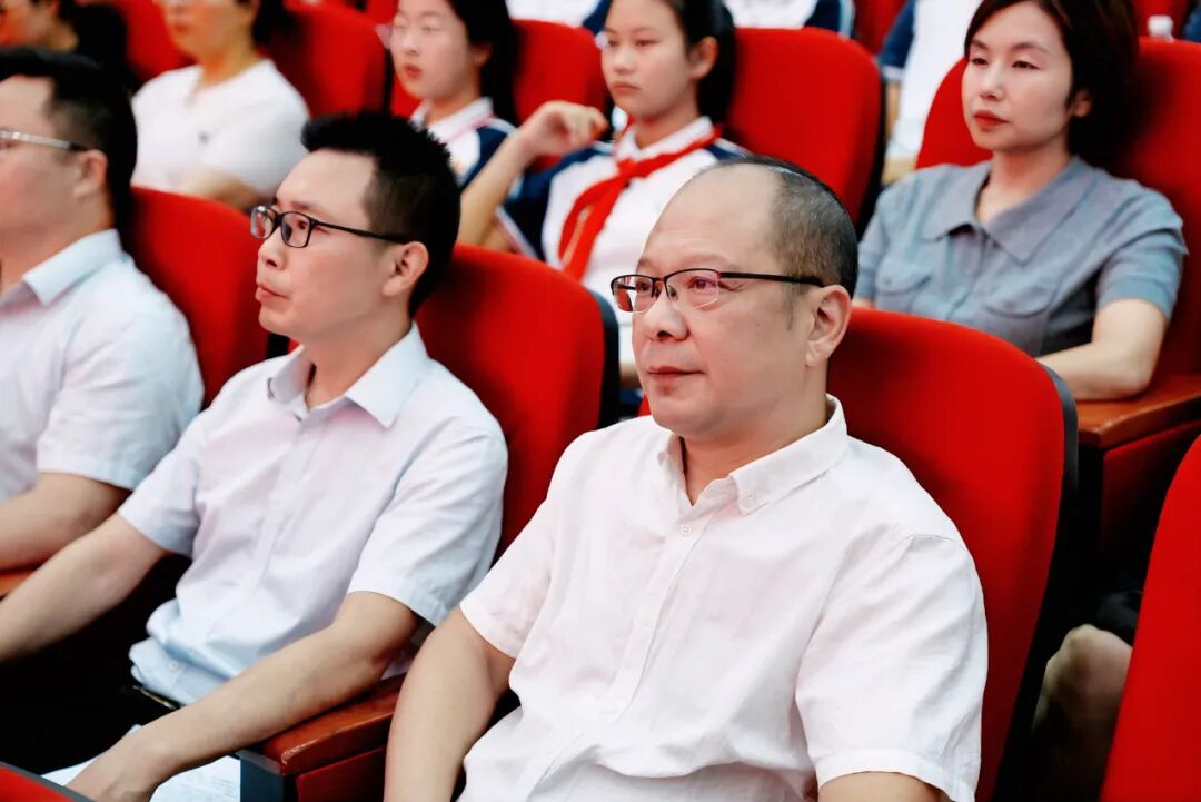 逐梦顶尖学府_赓续教育荣光____眉山冠城实验学校举行2026清北学子升学表彰暨高中特优生励志盛典_14 逐梦顶尖学府_赓续教育荣光____眉山冠城实验学校举行2026清北学子升学表彰暨高中特优生励志盛典_14
